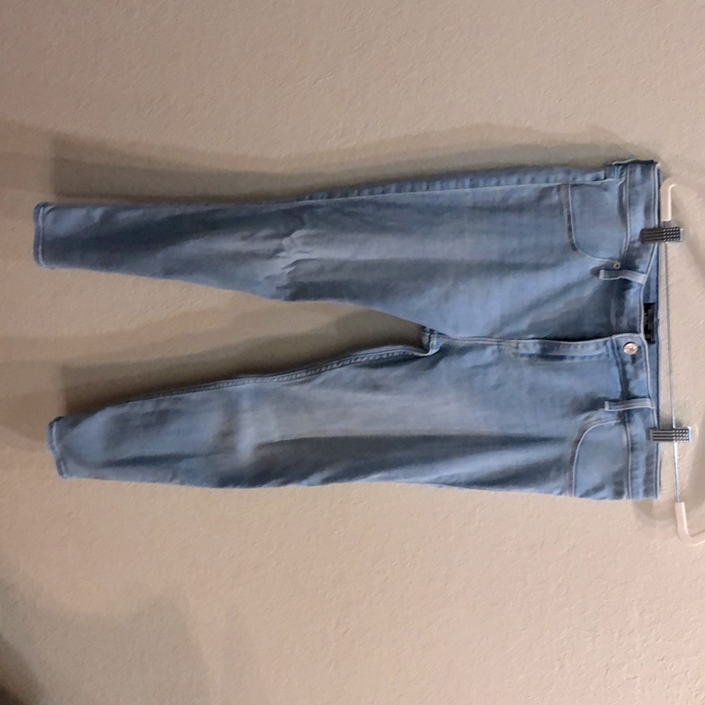 Light wash jeggings